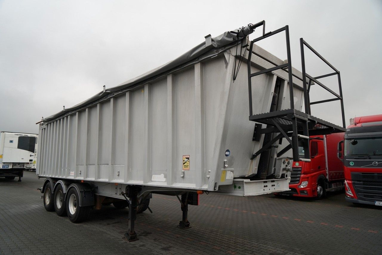 Benalu TIPPER 45 M3/WHOLE ALUMINIUM/5700 KG/FLAP-DOORS - Tipvogn sættevogn: billede 2 Benalu TIPPER 45 M3/WHOLE ALUMINIUM/5700 KG/FLAP-DOORS - Tipvogn sættevogn: billede 2