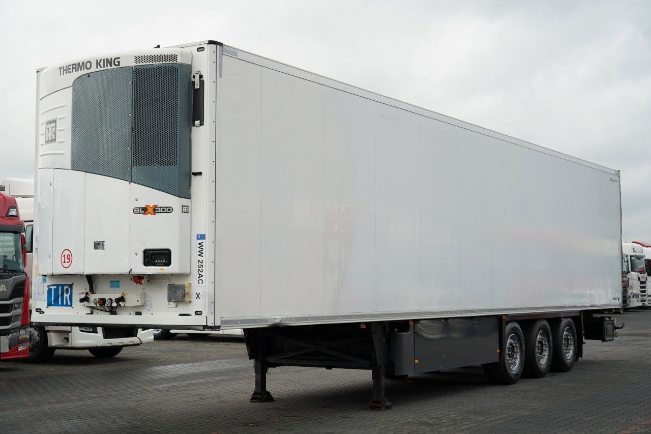 Schmitz Cargobull CHŁODNIA / THERMO KING SLX 300 / HAKÓWKA / HAKOW - Kølevogn sættevogn: billede 2 Schmitz Cargobull CHŁODNIA / THERMO KING SLX 300 / HAKÓWKA / HAKOW - Kølevogn sættevogn: billede 2