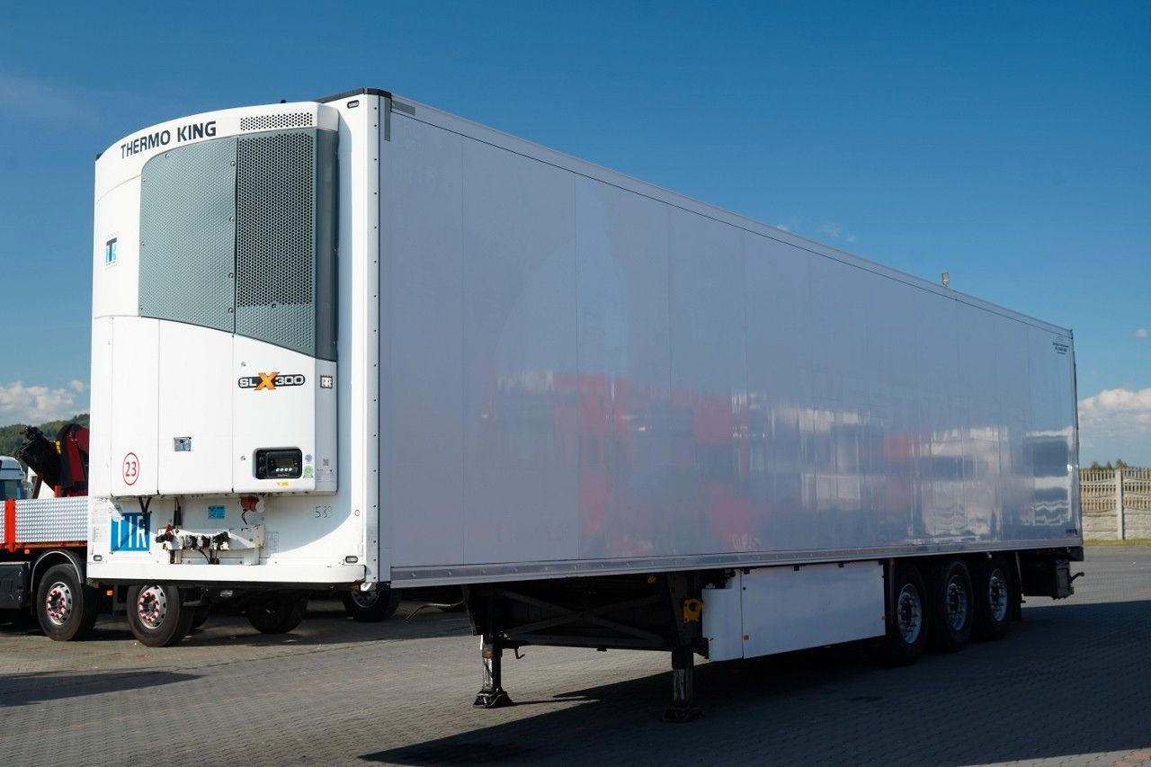 Schmitz Cargobull / CHŁODNIA / THERMO KING SLX 300 / HAKÓWKA / OŚ - Kølevogn sættevogn: billede 1 Schmitz Cargobull / CHŁODNIA / THERMO KING SLX 300 / HAKÓWKA / OŚ - Kølevogn sættevogn: billede 1