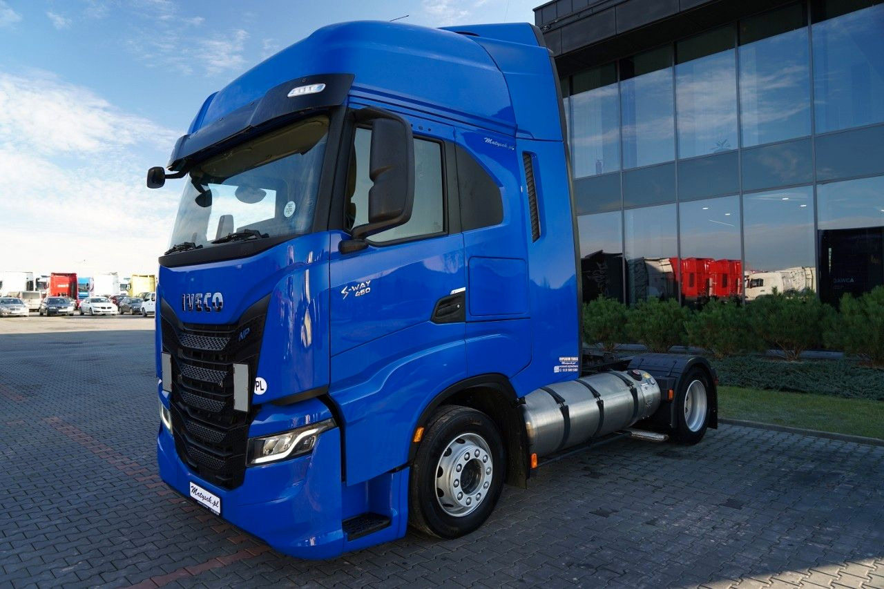 Iveco S-WAY / 460 / RETARDER / LNG / MEGA / LOW DECK - Trækker: billede 3 Iveco S-WAY / 460 / RETARDER / LNG / MEGA / LOW DECK - Trækker: billede 3