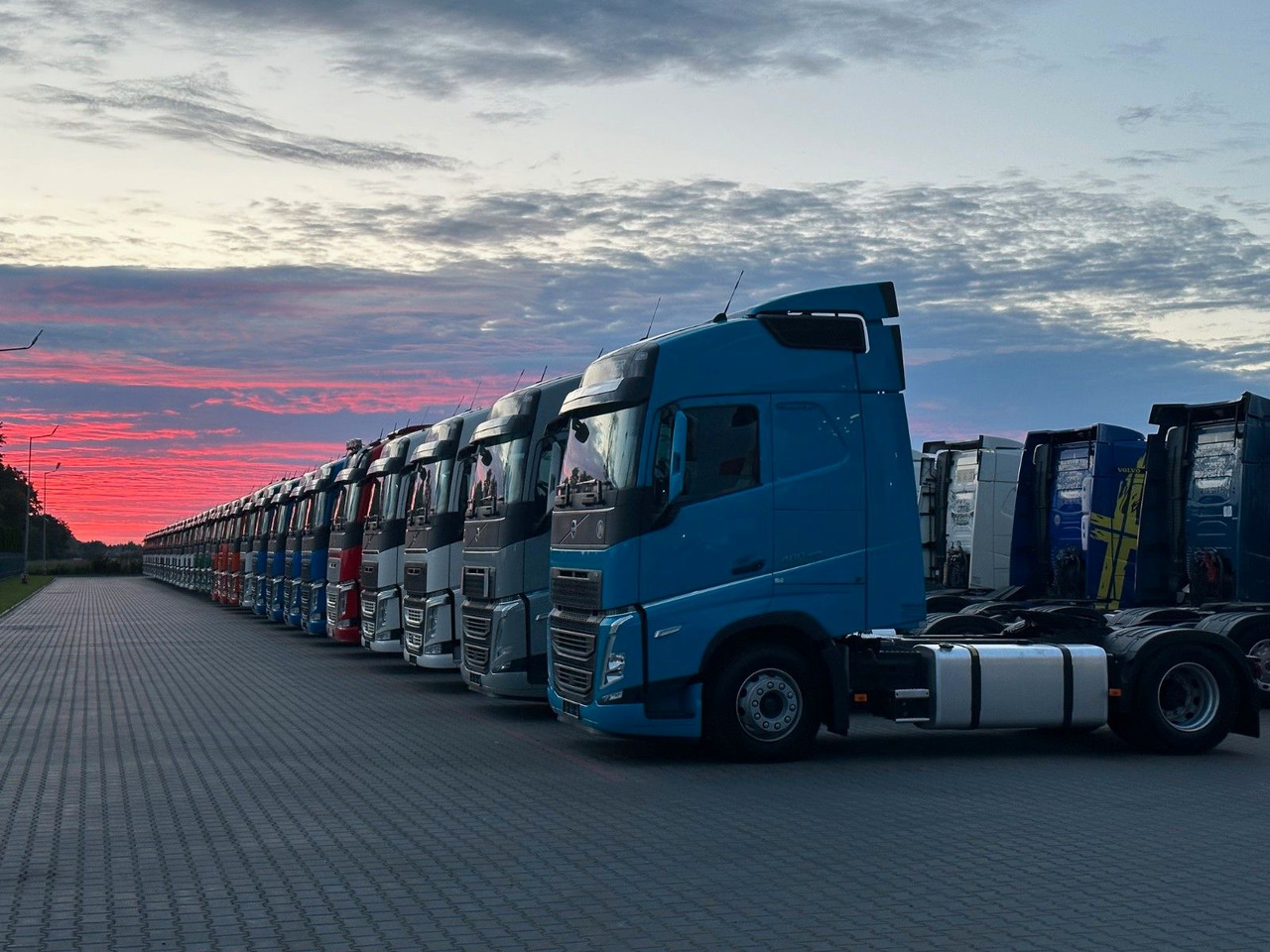 Trækker Volvo FH 500 / I-PARK COOL / OPONY 100% / PO KONTRAKCI: billede 20 Trækker Volvo FH 500 / I-PARK COOL / OPONY 100% / PO KONTRAKCI: billede 20