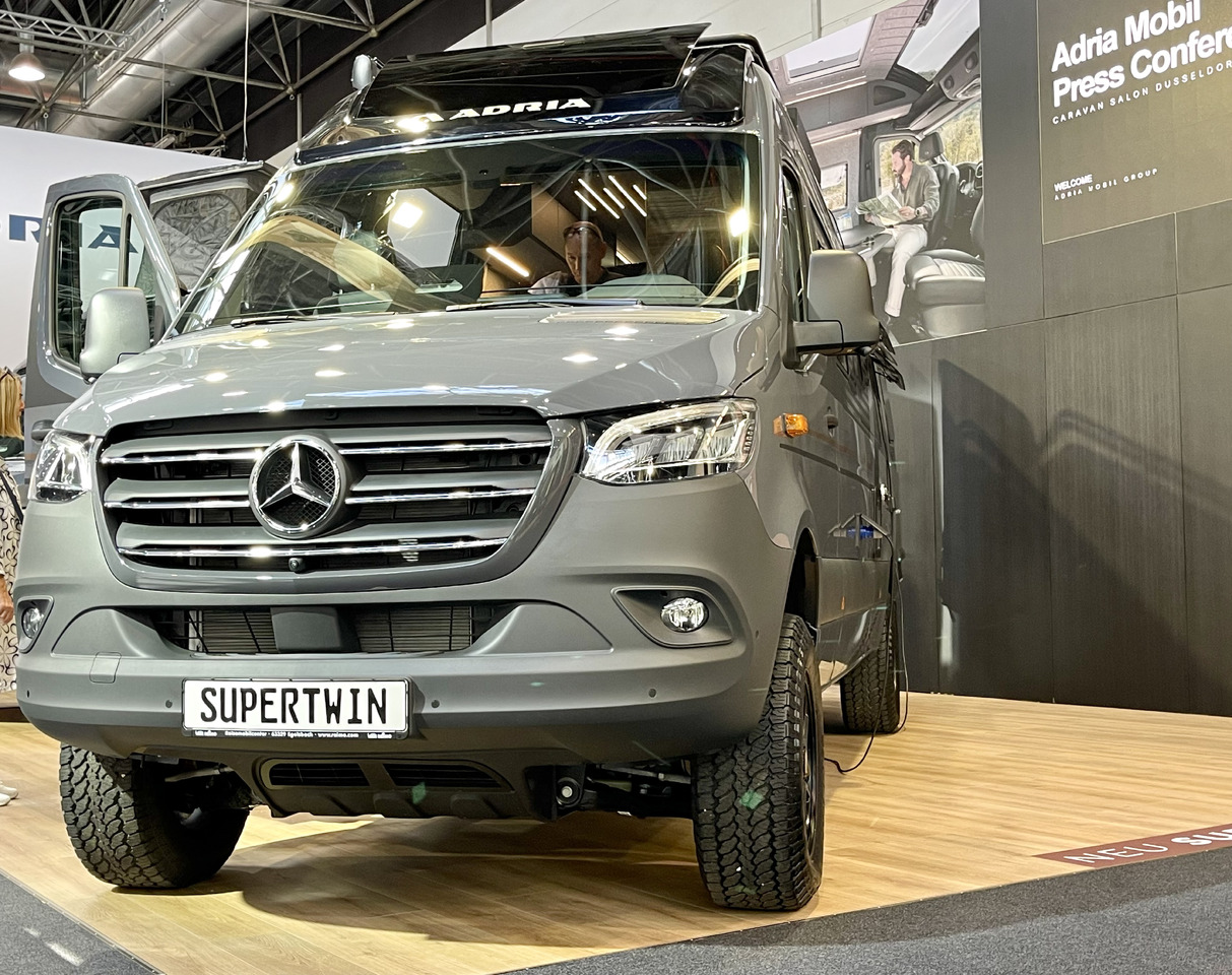 ADRIA Super Twin 700 SGX - Camper van: billede 2 ADRIA Super Twin 700 SGX - Camper van: billede 2