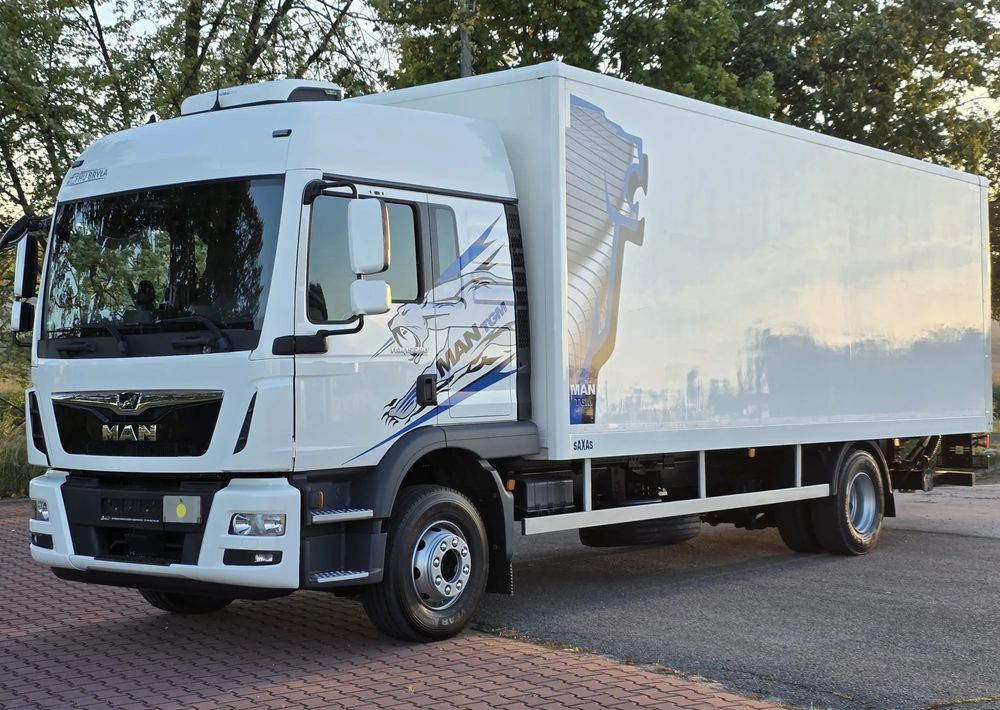 MAN TGM 15.290 / TGL / KONTENER / IZOTERMA / WINDA / KLIMA POSTOJOWA / 2019R / EURO 6 / PEŁEN SERWIS / 8200KG ŁADOWNOŚĆ / SPROWADZONY / ZADBANY / JAK NOWY / KSIĄŻKA SERWISOWA / E6 / 18 PALET - Lastbil varevogn: billede 1 MAN TGM 15.290 / TGL / KONTENER / IZOTERMA / WINDA / KLIMA POSTOJOWA / 2019R / EURO 6 / PEŁEN SERWIS / 8200KG ŁADOWNOŚĆ / SPROWADZONY / ZADBANY / JAK NOWY / KSIĄŻKA SERWISOWA / E6 / 18 PALET - Lastbil varevogn: billede 1