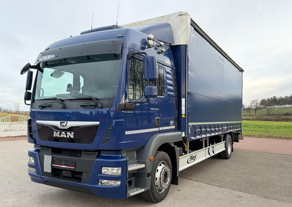 MAN TGM 18.340 / FIRANKA / LIFT / SPROWADZONY / KLIMA POSTOJOWA / 2017 / 9700 ŁADOWNOŚĆ / AUTOMAT / 18 PALET / E6 / WINDA / - Lastbil med presenning: billede 2 MAN TGM 18.340 / FIRANKA / LIFT / SPROWADZONY / KLIMA POSTOJOWA / 2017 / 9700 ŁADOWNOŚĆ / AUTOMAT / 18 PALET / E6 / WINDA / - Lastbil med presenning: billede 2