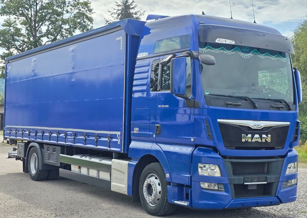 MAN TGX 18.440 / FIRANKA / NISKI PRZEBIEG / 20 EURO PALET / SPROWADZONY / E6 / AUTOMAT / LODÓWKA / KAMERA / WINDA / DUŻA KABINA / SILNIK 13 LITRÓW - Lastbil med presenning: billede 2 MAN TGX 18.440 / FIRANKA / NISKI PRZEBIEG / 20 EURO PALET / SPROWADZONY / E6 / AUTOMAT / LODÓWKA / KAMERA / WINDA / DUŻA KABINA / SILNIK 13 LITRÓW - Lastbil med presenning: billede 2