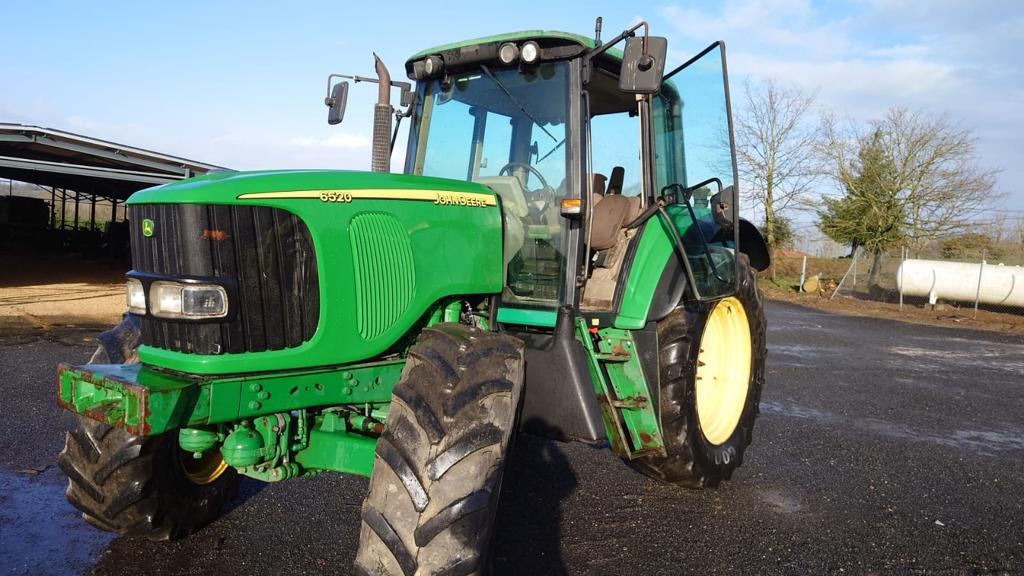 JOHN DEERE 6520 - Landbrugsmaskine: billede 2 JOHN DEERE 6520 - Landbrugsmaskine: billede 2