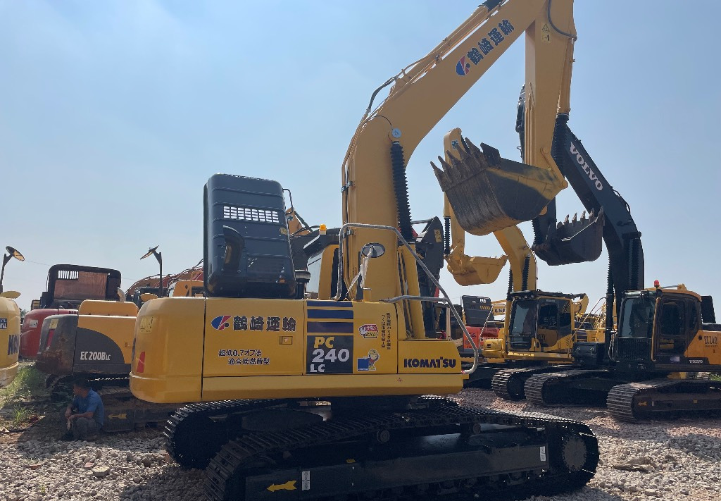 Komatsu PC 240 PC220 PC240-8 - Bæltegravemaskine: billede 1 Komatsu PC 240 PC220 PC240-8 - Bæltegravemaskine: billede 1
