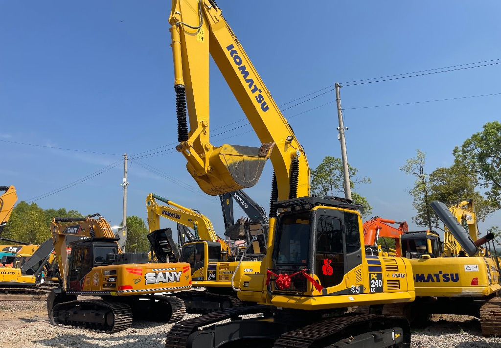 Komatsu PC 240 PC220 PC240-8 - Bæltegravemaskine: billede 3 Komatsu PC 240 PC220 PC240-8 - Bæltegravemaskine: billede 3