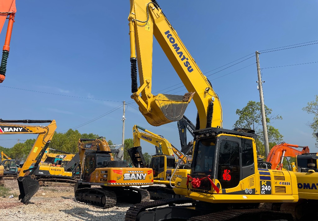 Komatsu PC 240 PC220 PC240-8 - Bæltegravemaskine: billede 4 Komatsu PC 240 PC220 PC240-8 - Bæltegravemaskine: billede 4