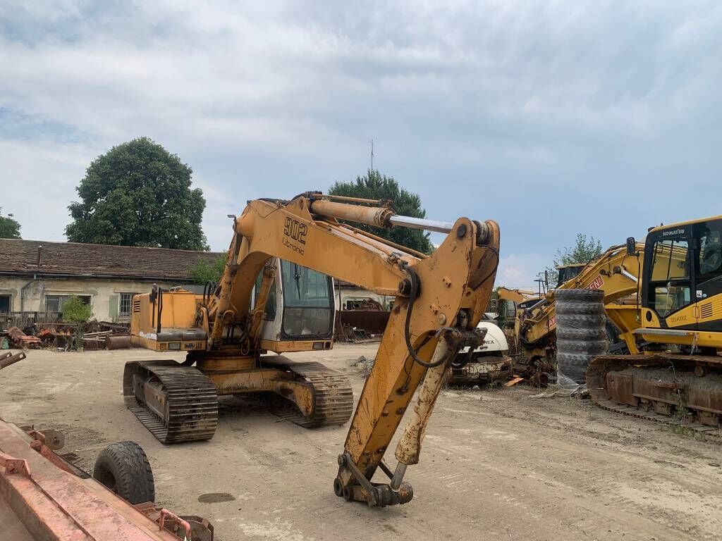 Liebherr R902 For Parts - Bæltegravemaskine: billede 4 Liebherr R902 For Parts - Bæltegravemaskine: billede 4