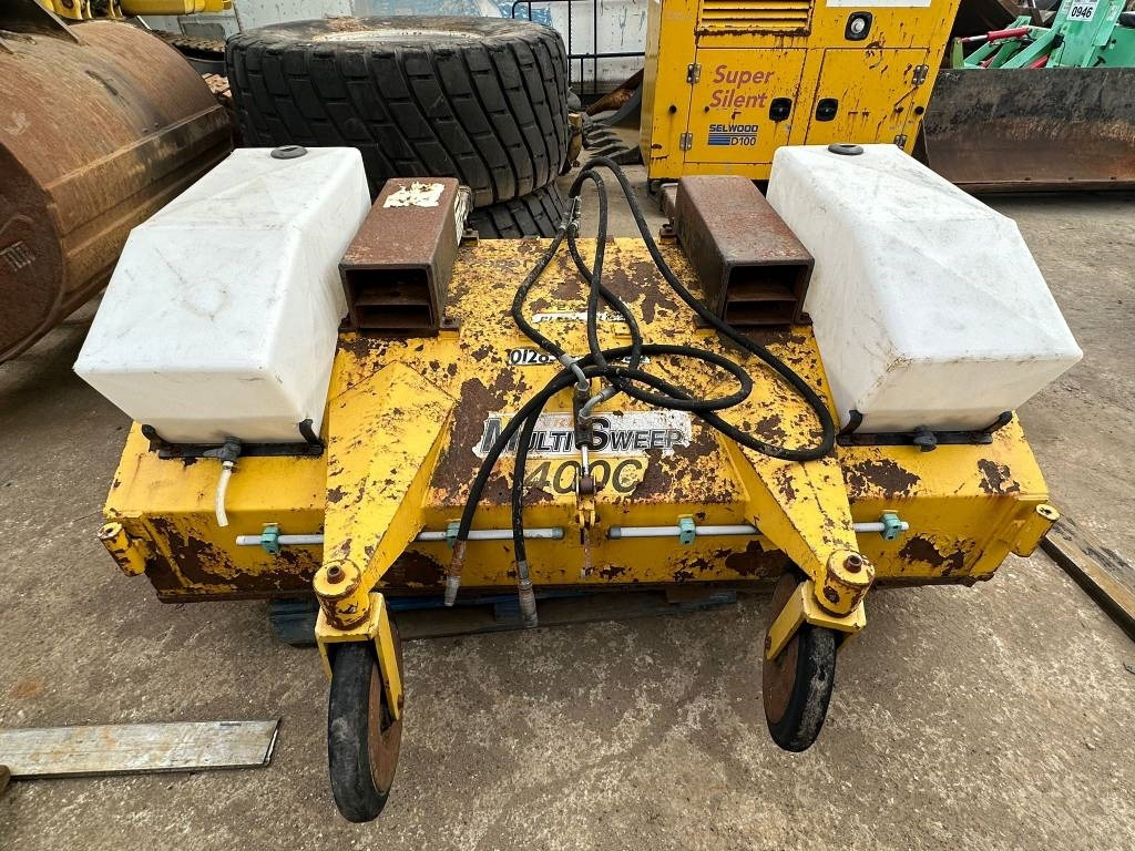 Multisweep 400C - Børste til fejemaskiner for Entreprenørmaskin: billede 1 Multisweep 400C - Børste til fejemaskiner for Entreprenørmaskin: billede 1