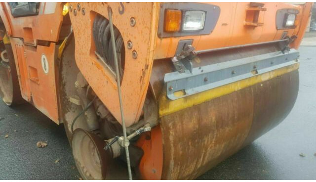 Hamm DV90 VO mit Streuer Klima Deutsche Maschine - Vejtromle: billede 4 Hamm DV90 VO mit Streuer Klima Deutsche Maschine - Vejtromle: billede 4