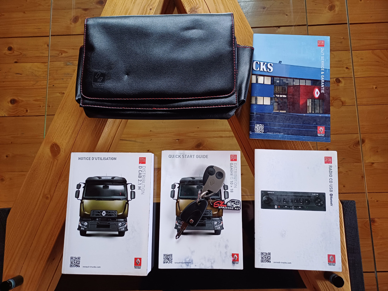 Leje en RENAULT D12 Zamiatarka Kehrmaschine 2 Motoren SEMAT Zoeller Szczotki L/R Euro 6 PM10 2017r RENAULT D12 Zamiatarka Kehrmaschine 2 Motoren SEMAT Zoeller Szczotki L/R Euro 6 PM10 2017r: billede 33