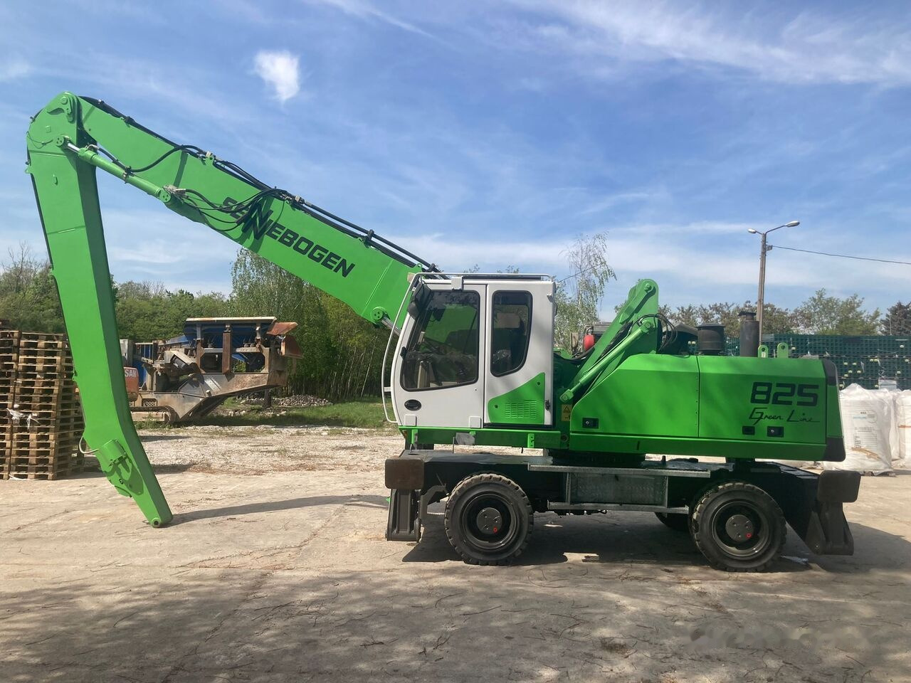 Sennebogen 825 - Materialhåndteringsmaskine: billede 1 Sennebogen 825 - Materialhåndteringsmaskine: billede 1