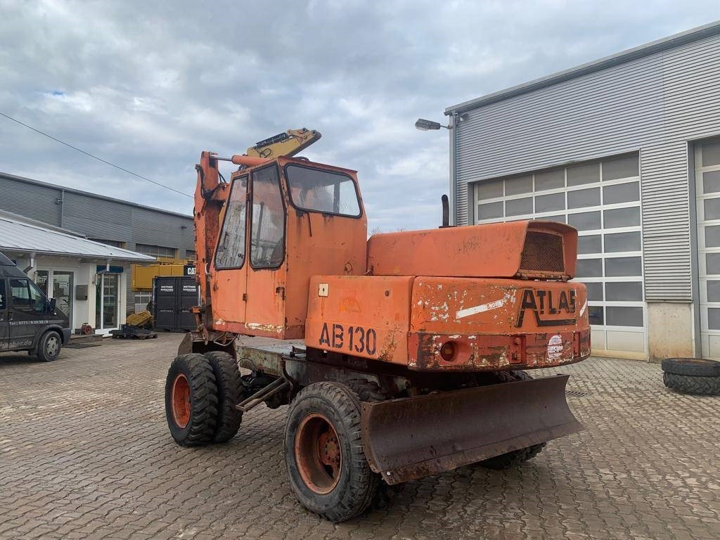 Atlas AB1302 / AB1500 mit Löffel und Greifer - Hjulgravemaskine: billede 3 Atlas AB1302 / AB1500 mit Löffel und Greifer - Hjulgravemaskine: billede 3