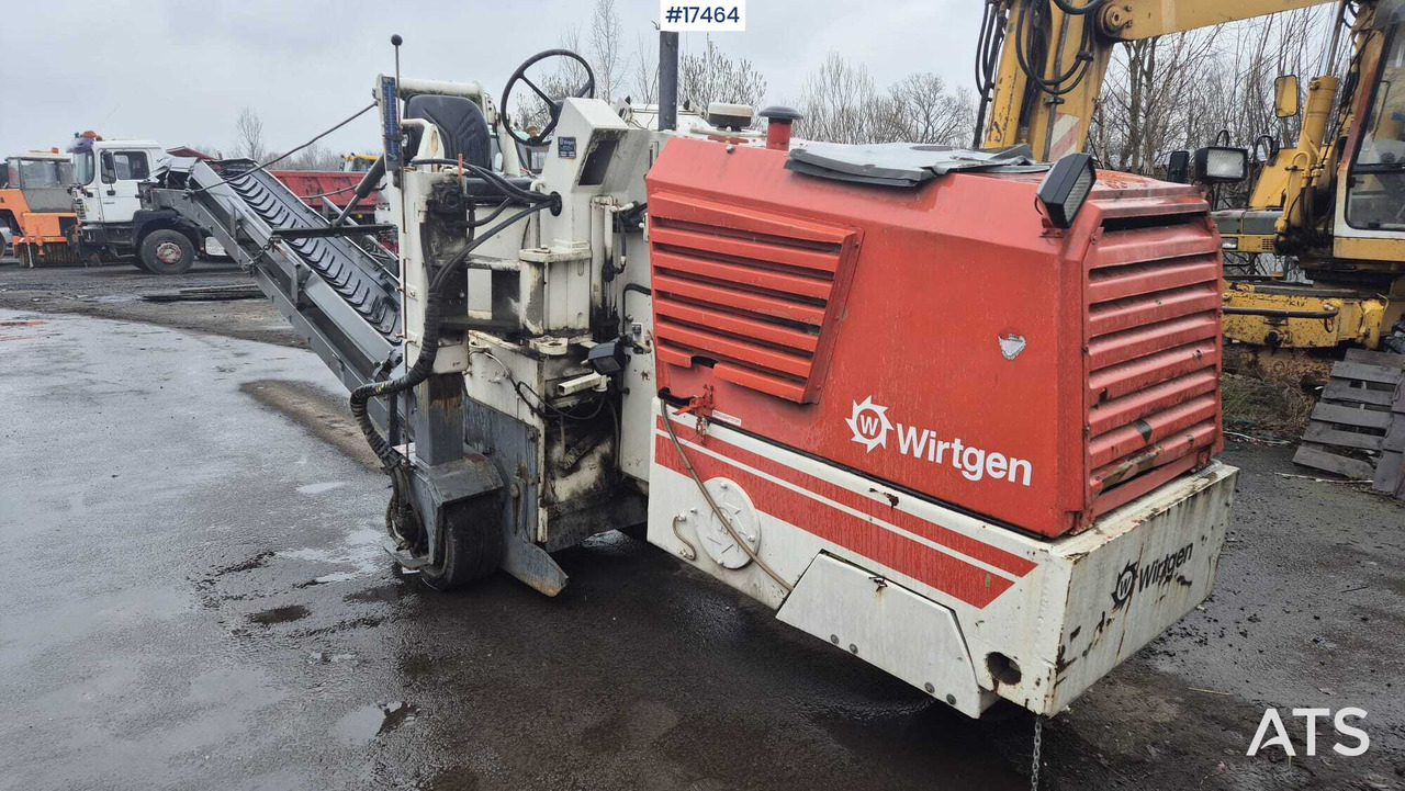 Asphalt milling machine WIRTGEN W-500 (1993) - Asfaltfræser: billede 1 Asphalt milling machine WIRTGEN W-500 (1993) - Asfaltfræser: billede 1