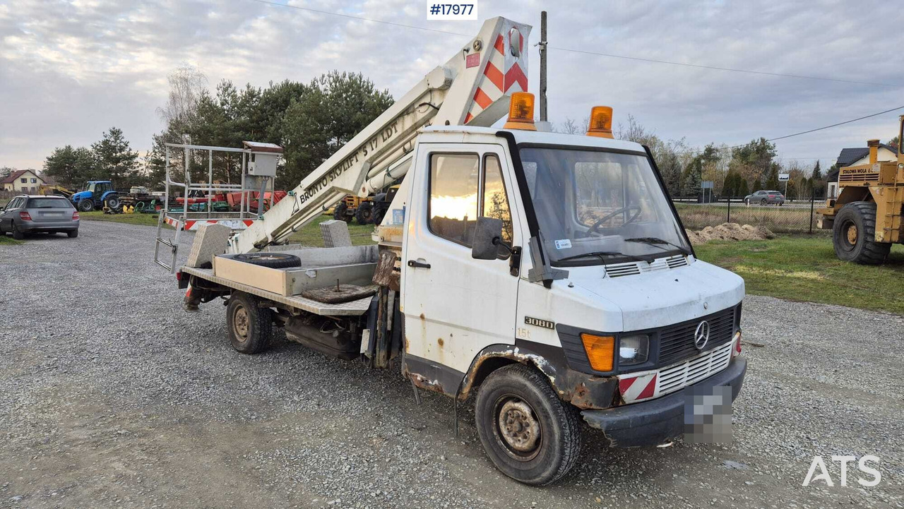 BRONTO SKYLIFT basket lift on Mercedes-Benz 308D chassis (1992) - Lastbil med mandskabslift: billede 3 BRONTO SKYLIFT basket lift on Mercedes-Benz 308D chassis (1992) - Lastbil med mandskabslift: billede 3
