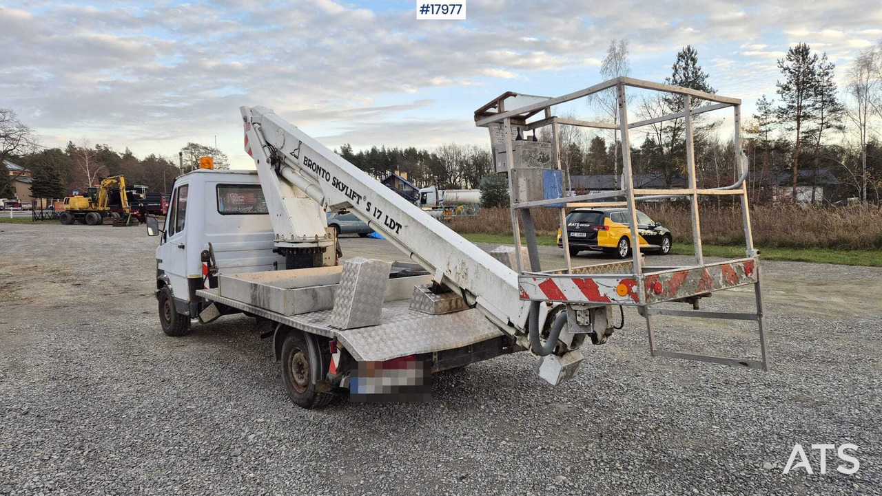 BRONTO SKYLIFT basket lift on Mercedes-Benz 308D chassis (1992) - Lastbil med mandskabslift: billede 5 BRONTO SKYLIFT basket lift on Mercedes-Benz 308D chassis (1992) - Lastbil med mandskabslift: billede 5