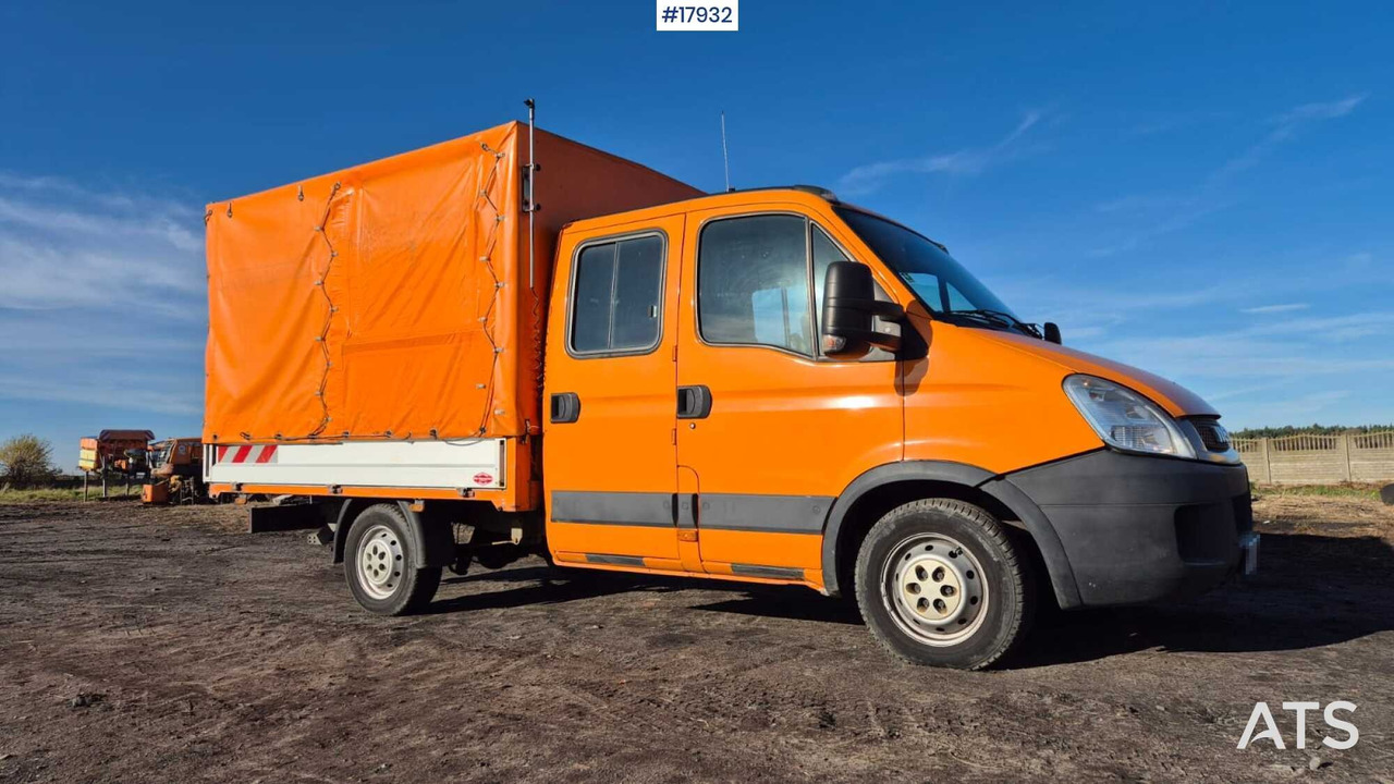 IVECO 35S14D double cab with box body (2011) - Varebil med presenning, Mandskabsbil: billede 3 IVECO 35S14D double cab with box body (2011) - Varebil med presenning, Mandskabsbil: billede 3