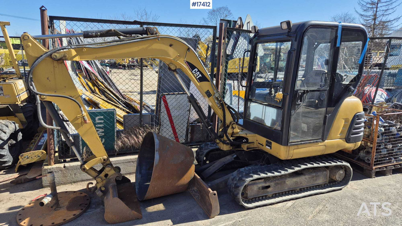 Mini excavator CATERPILLAR 302.5 (2004) two buckets, quick couplers. - Minigravemaskine: billede 1 Mini excavator CATERPILLAR 302.5 (2004) two buckets, quick couplers. - Minigravemaskine: billede 1