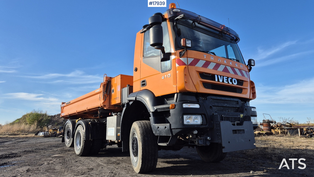 Tipper/sand spreader IVECO TRAKKER 410 6x4 (2008) - Tipvogn lastbil: billede 2 Tipper/sand spreader IVECO TRAKKER 410 6x4 (2008) - Tipvogn lastbil: billede 2