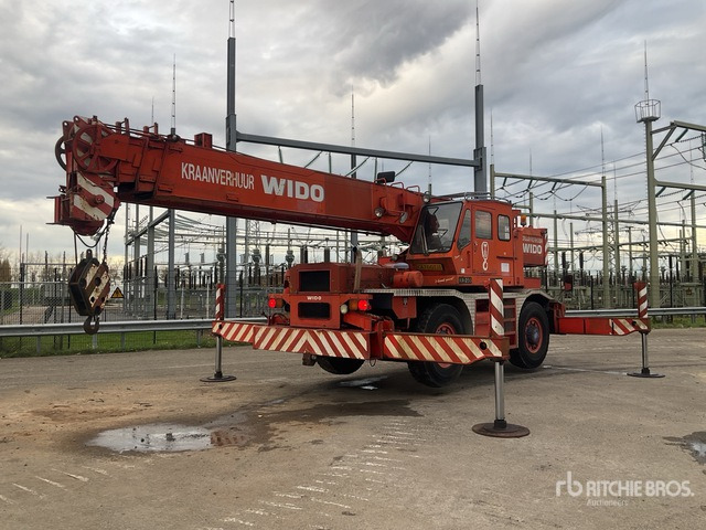 1990 Kato KR-250 25 ton 4x4x4 Rough Terrain Crane - Alle terræn kran: billede 1 1990 Kato KR-250 25 ton 4x4x4 Rough Terrain Crane - Alle terræn kran: billede 1