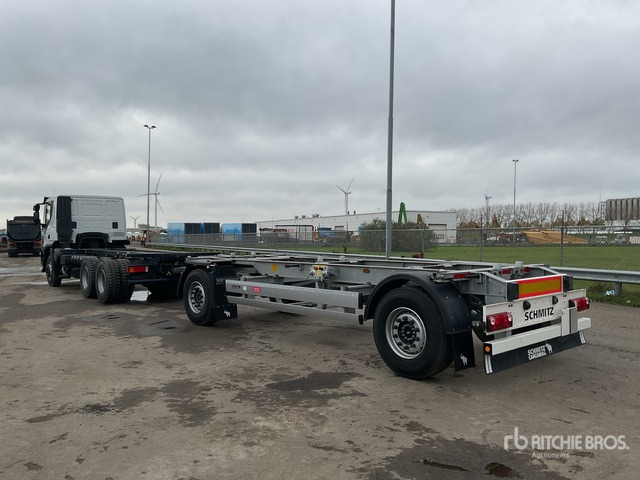 Iveco Trakker 380 T/A Sleeper Truck Tractor - Lastbil chassis, Containerbil/ Veksellad påhængsvogn: billede 2 Iveco Trakker 380 T/A Sleeper Truck Tractor - Lastbil chassis, Containerbil/ Veksellad påhængsvogn: billede 2