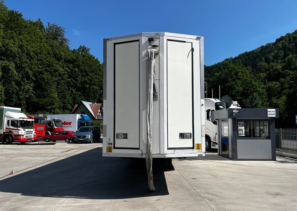 Pezzaioli HMK Industri // Do przewozu zwierząt // 2004 Rok // 3 Pokłady // Waga // Osi skrętne // Oznonacja // - Veetransport sættevogn: billede 3 Pezzaioli HMK Industri // Do przewozu zwierząt // 2004 Rok // 3 Pokłady // Waga // Osi skrętne // Oznonacja // - Veetransport sættevogn: billede 3