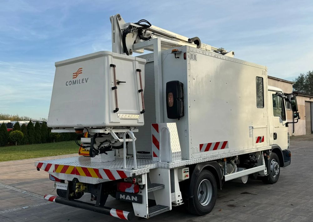 MAN TGL 12.250 - Lastbil med mandskabslift: billede 4 MAN TGL 12.250 - Lastbil med mandskabslift: billede 4