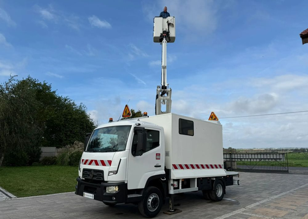 Renault D - Lastbil med mandskabslift: billede 3 Renault D - Lastbil med mandskabslift: billede 3