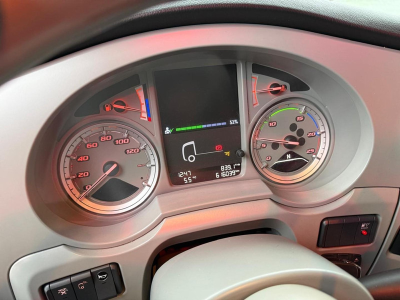 Trækker DAF XF 530 FTS RETARDER, SPECIAL INTERIOR, TOP CONDITION, DUTCH TRUCK, 530.: billede 19 Trækker DAF XF 530 FTS RETARDER, SPECIAL INTERIOR, TOP CONDITION, DUTCH TRUCK, 530.: billede 19