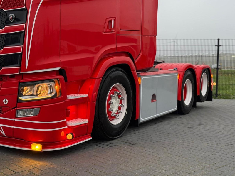 Scania S580 V8 NGS SHOW TRUCK, VOLLUCHT, SPECIAL INTERIOR, BOMVOL, ALS NIEUW. - Trækker: billede 4 Scania S580 V8 NGS SHOW TRUCK, VOLLUCHT, SPECIAL INTERIOR, BOMVOL, ALS NIEUW. - Trækker: billede 4