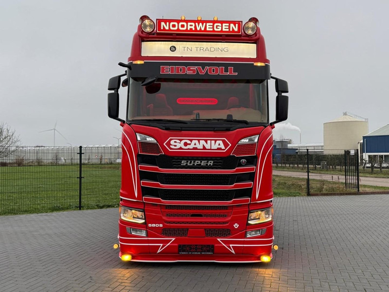 Scania S580 V8 NGS SHOW TRUCK, VOLLUCHT, SPECIAL INTERIOR, BOMVOL, ALS NIEUW. - Trækker: billede 2 Scania S580 V8 NGS SHOW TRUCK, VOLLUCHT, SPECIAL INTERIOR, BOMVOL, ALS NIEUW. - Trækker: billede 2