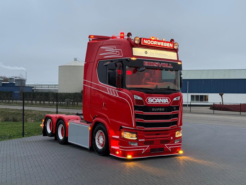 Scania S580 V8 NGS SHOW TRUCK, VOLLUCHT, SPECIAL INTERIOR, BOMVOL, ALS NIEUW. - Trækker: billede 1 Scania S580 V8 NGS SHOW TRUCK, VOLLUCHT, SPECIAL INTERIOR, BOMVOL, ALS NIEUW. - Trækker: billede 1