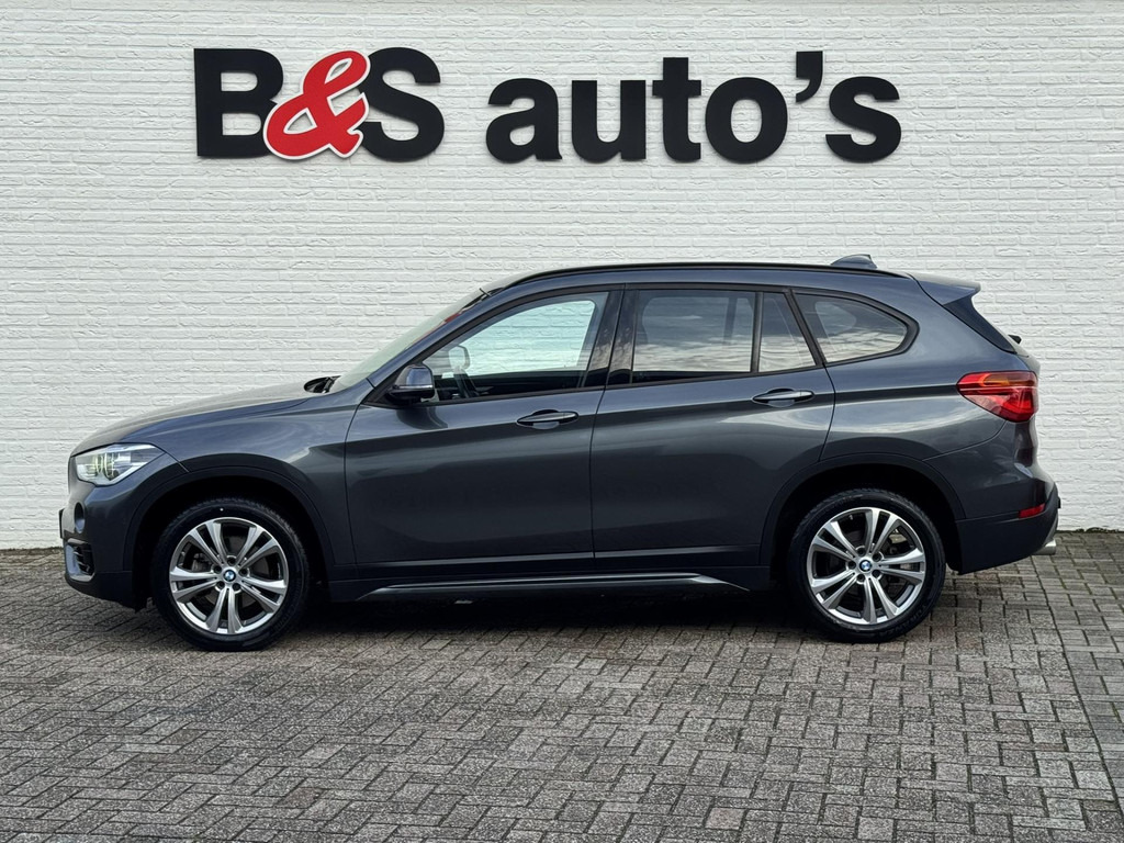 BMW X1-SDrive18i High Executive Automaat Cruise control Climate control Stoelverwarming Navigatie Full LED Head-up display Camera - SUV: billede 5 BMW X1-SDrive18i High Executive Automaat Cruise control Climate control Stoelverwarming Navigatie Full LED Head-up display Camera - SUV: billede 5