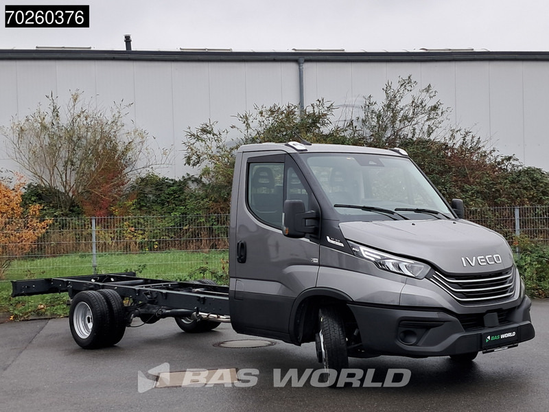 Iveco Daily 35C21 Neu! 3.0L 2025-Modell Automatik 210PS Radstand 410 Fahrgestell Doppelbereifung LED ACC Klima Euro6 Chassis A/C - Varebil: billede 2 Iveco Daily 35C21 Neu! 3.0L 2025-Modell Automatik 210PS Radstand 410 Fahrgestell Doppelbereifung LED ACC Klima Euro6 Chassis A/C - Varebil: billede 2