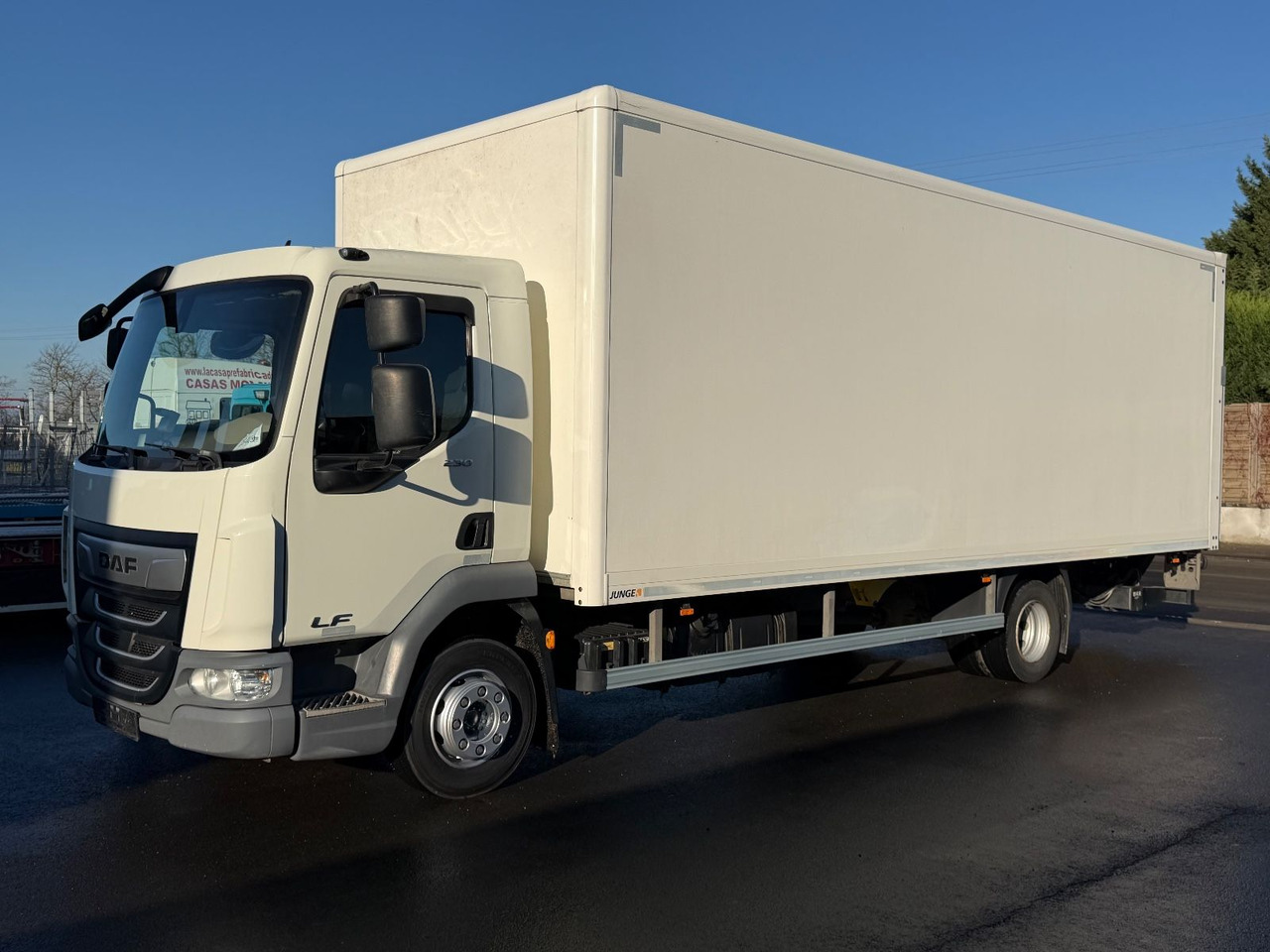 DAF LF 12.230 FA Koffer, Lbw, Ahk., 7.3m, E6, TOP - Lastbil varevogn: billede 1 DAF LF 12.230 FA Koffer, Lbw, Ahk., 7.3m, E6, TOP - Lastbil varevogn: billede 1