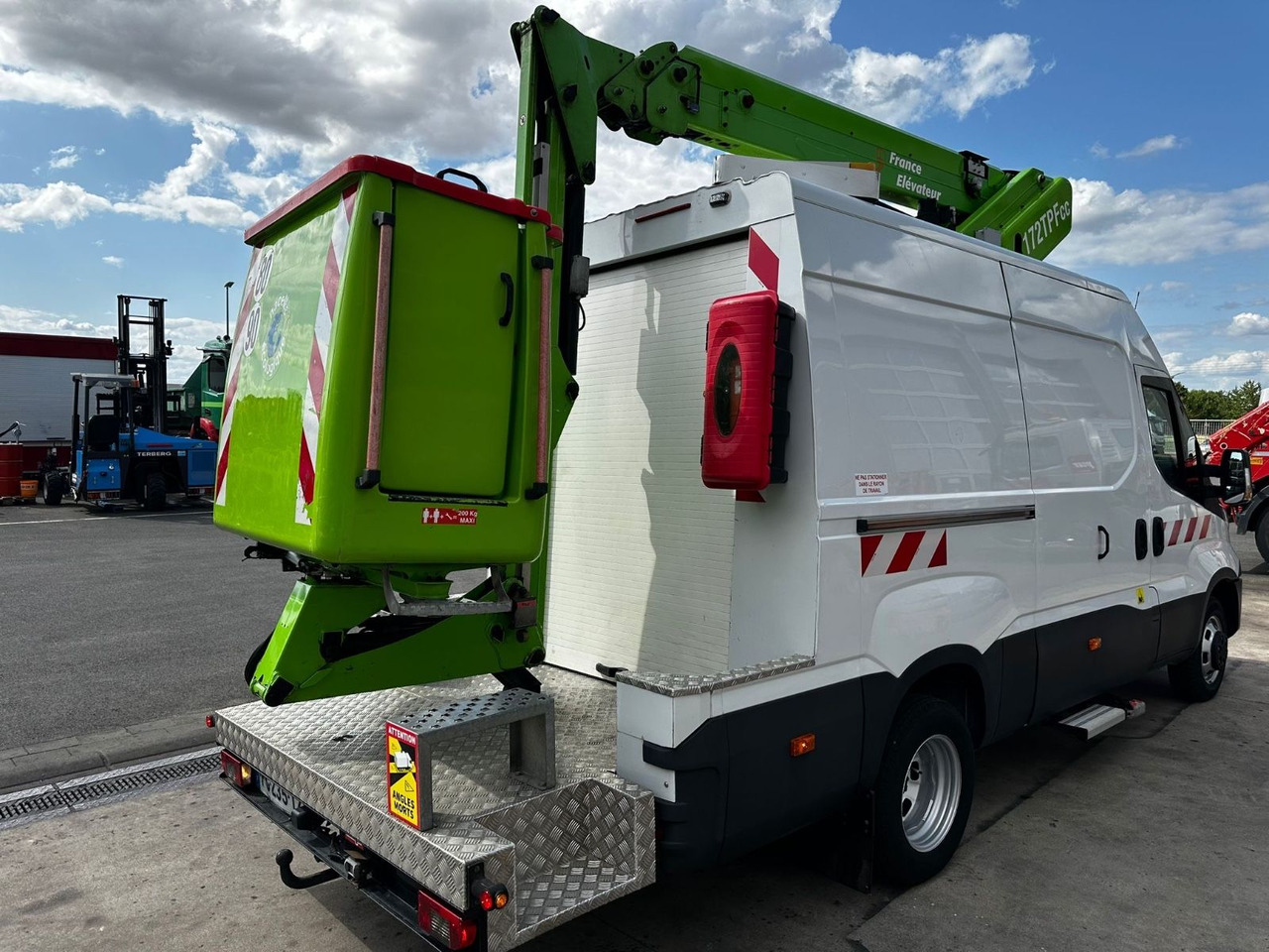 Iveco Daily 50C18 Hi-Matic/17m/Euro6/2-Punkt - Lastbil med mandskabslift: billede 5 Iveco Daily 50C18 Hi-Matic/17m/Euro6/2-Punkt - Lastbil med mandskabslift: billede 5