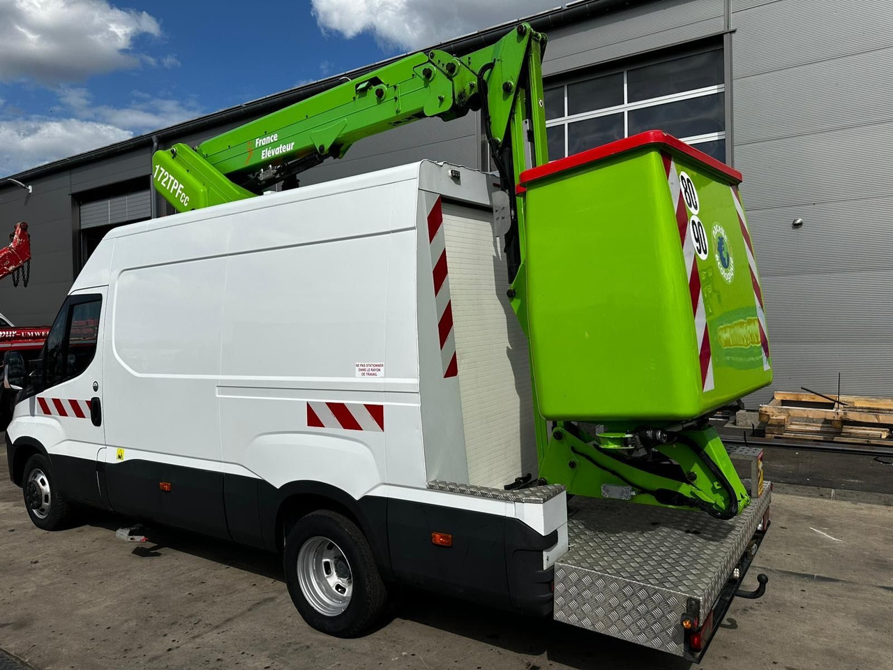 Iveco Daily 50C18 Hi-Matic/17m/Euro6/2-Punkt - Lastbil med mandskabslift: billede 3 Iveco Daily 50C18 Hi-Matic/17m/Euro6/2-Punkt - Lastbil med mandskabslift: billede 3