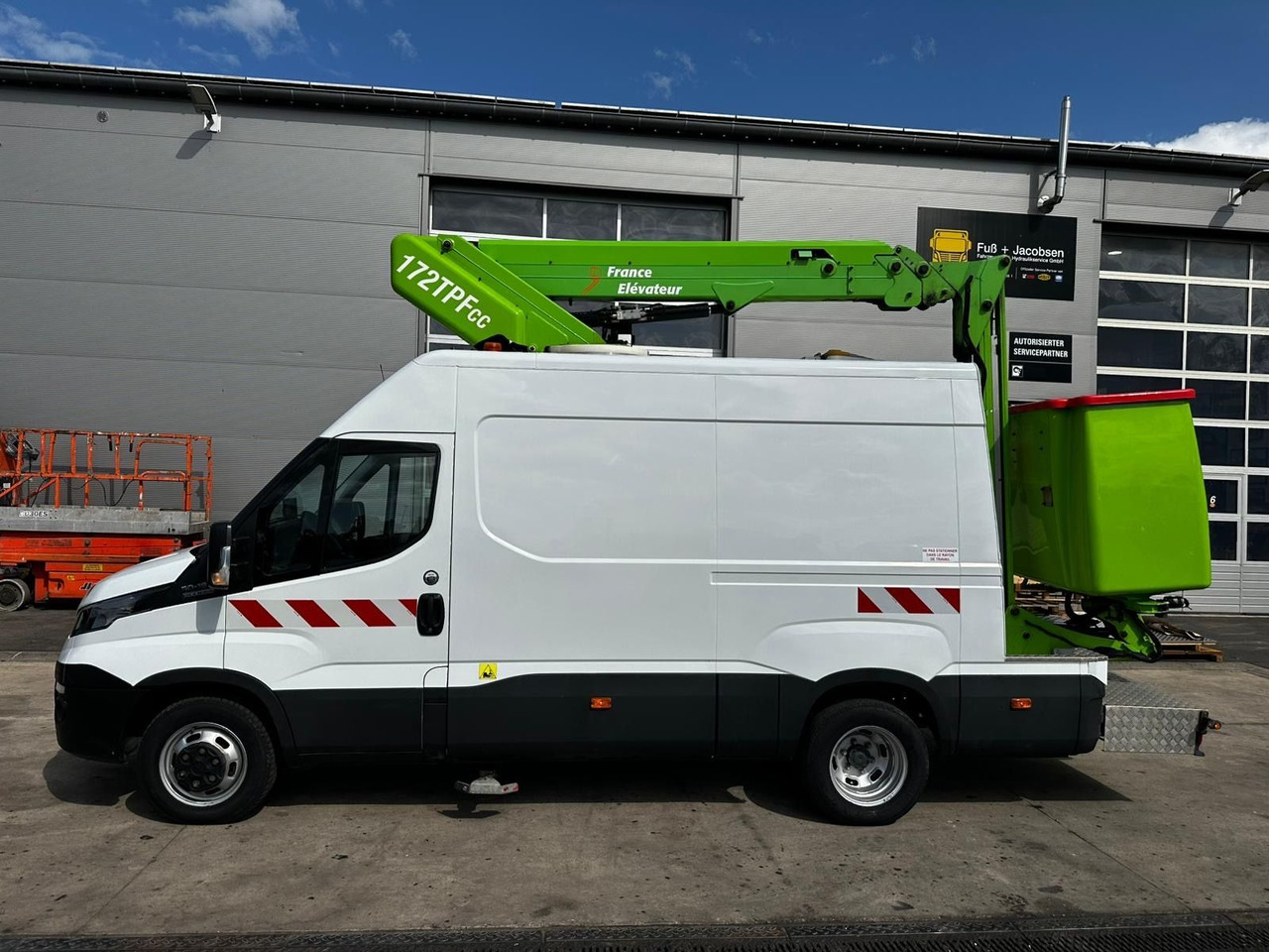 Iveco Daily 50C18 Hi-Matic/17m/Euro6/2-Punkt - Lastbil med mandskabslift: billede 2 Iveco Daily 50C18 Hi-Matic/17m/Euro6/2-Punkt - Lastbil med mandskabslift: billede 2
