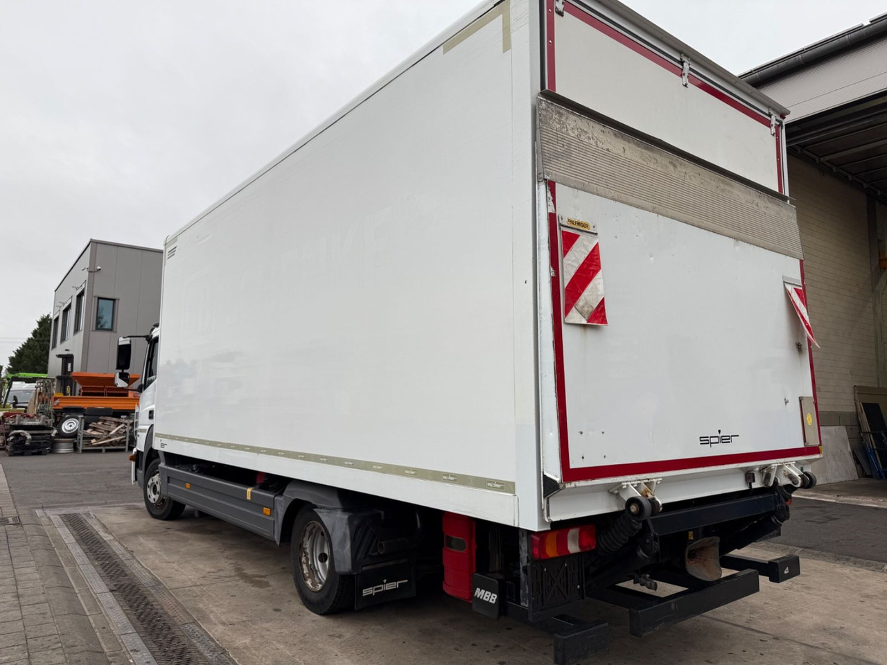 Mercedes-Benz Atego 3 4x2 821 4x2 LBW / Ahk. / Palfinger / 6m - Lastbil varevogn: billede 3 Mercedes-Benz Atego 3 4x2 821 4x2 LBW / Ahk. / Palfinger / 6m - Lastbil varevogn: billede 3