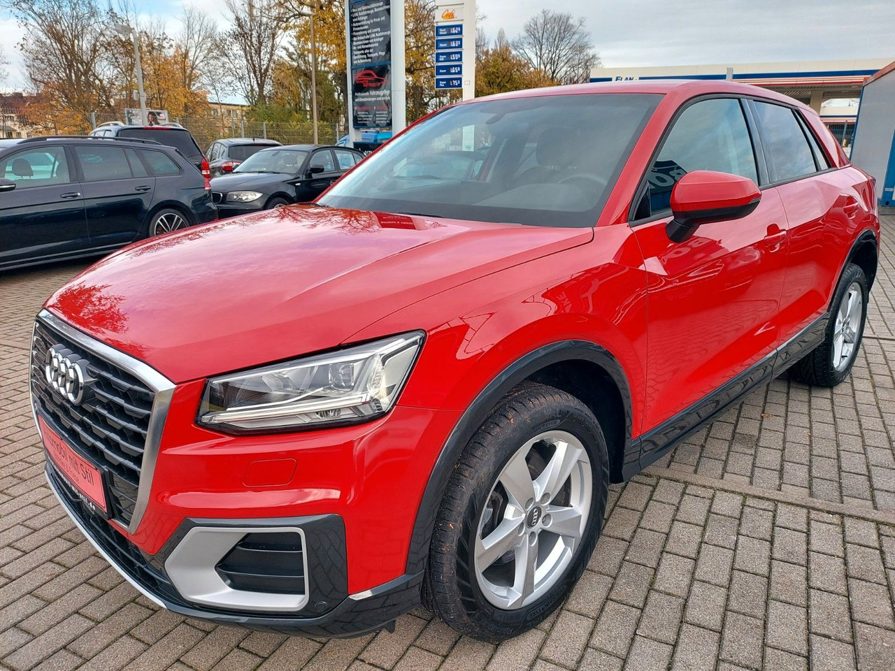 Audi Q2 40 TFSI quattro sport LED Leder Kamera AHK - SUV: billede 5 Audi Q2 40 TFSI quattro sport LED Leder Kamera AHK - SUV: billede 5