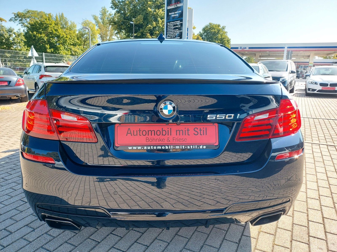 BMW 550i Limousine Autom. M-Sport HUD Glasdach H&K - Sedan: billede 5 BMW 550i Limousine Autom. M-Sport HUD Glasdach H&K - Sedan: billede 5