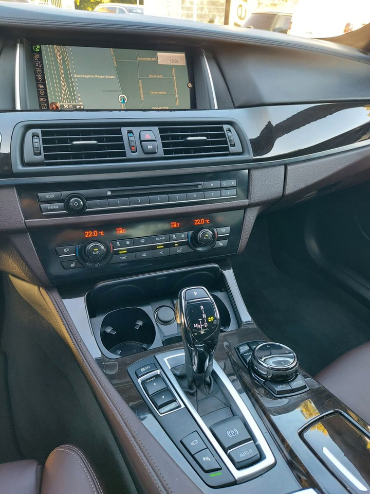 Sedan BMW 550i Limousine Autom. M-Sport HUD Glasdach H&K: billede 16