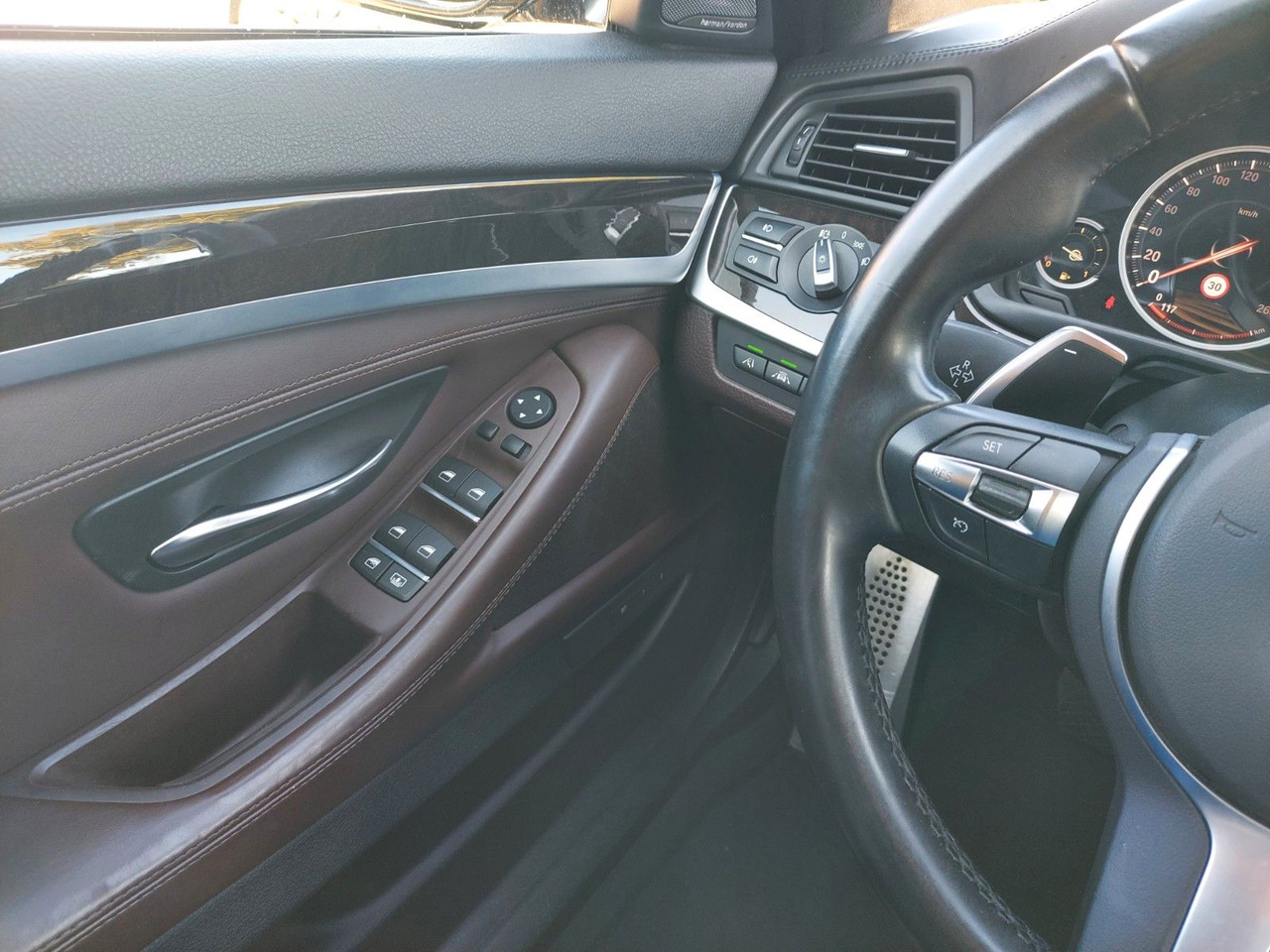 Sedan BMW 550i Limousine Autom. M-Sport HUD Glasdach H&K: billede 14