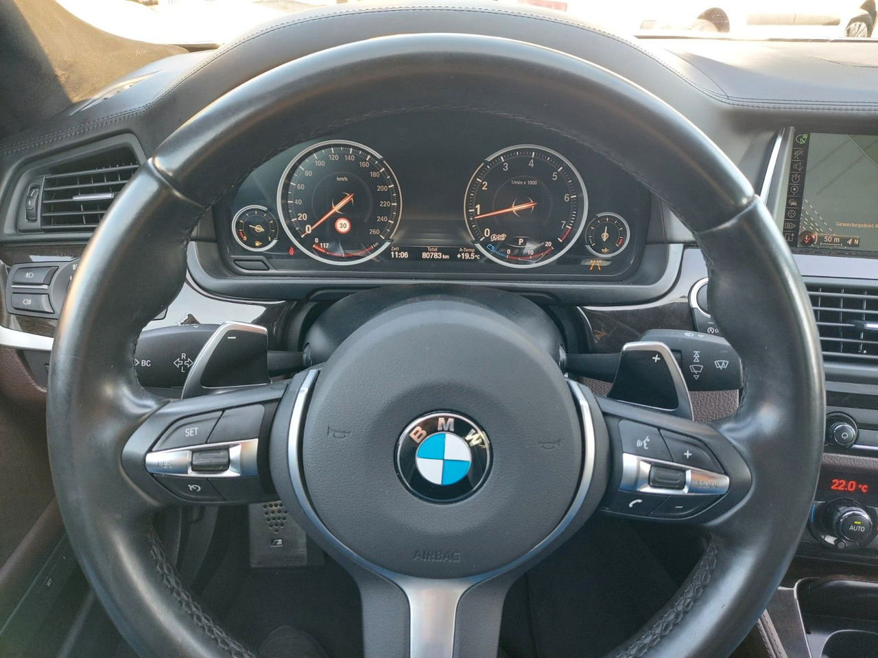 Sedan BMW 550i Limousine Autom. M-Sport HUD Glasdach H&K: billede 13