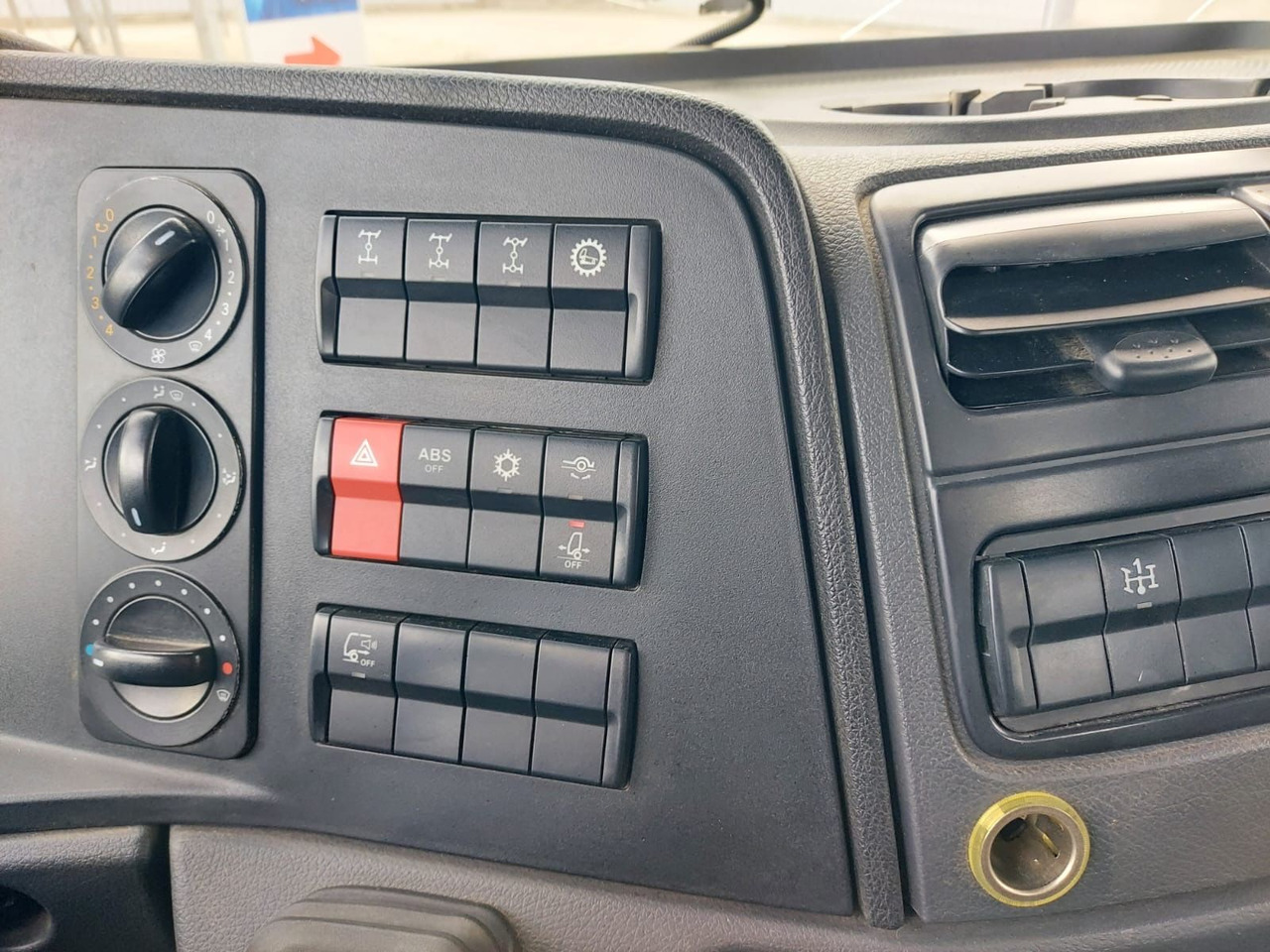 Tipvogn lastbil, Lastbil med kran Mercedes-Benz Atego / 1324 MEILLER 4X4 KRAN ATLAS 116.3 Kipper: billede 29