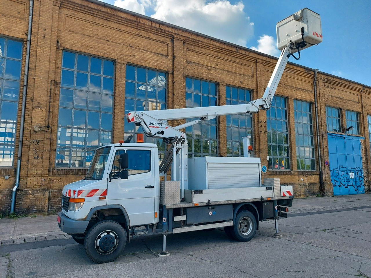 Mercedes-Benz VARIO 814D HUB Steiger WUMAG WDT 155 4X4 ALLRAD - Lastbil med mandskabslift: billede 1 Mercedes-Benz VARIO 814D HUB Steiger WUMAG WDT 155 4X4 ALLRAD - Lastbil med mandskabslift: billede 1