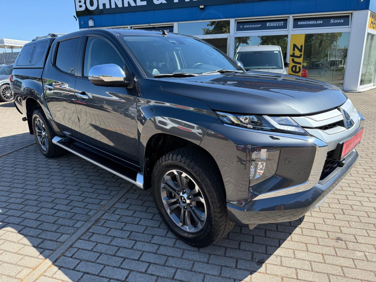 SUV Mitsubishi L200 Basis Doppelkabine 4WD LED LEDER NAVI ACC: billede 1