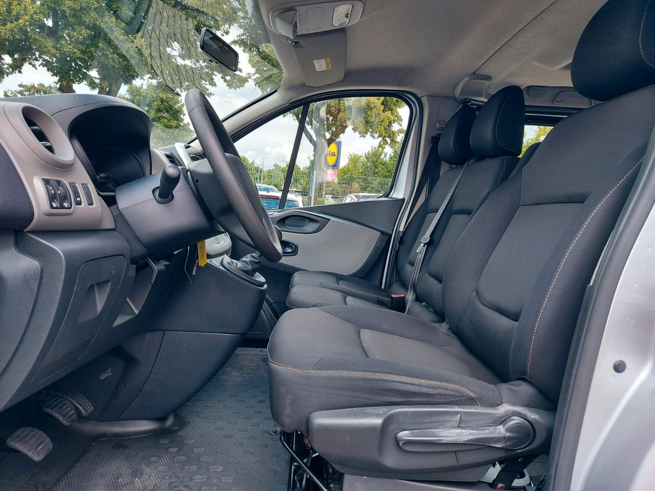 Leje en  Renault Trafic Combi L1H1 2,7t  Expression Klima Renault Trafic Combi L1H1 2,7t  Expression Klima: billede 12